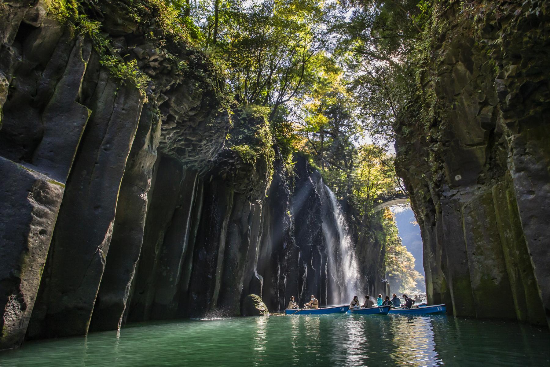 La Prefectura de Miyazaki realiza una campaña con hasta un 30% de descuento a través de Trip.com. La foto muestra la Garganta de Takachiho, una atracción turística.